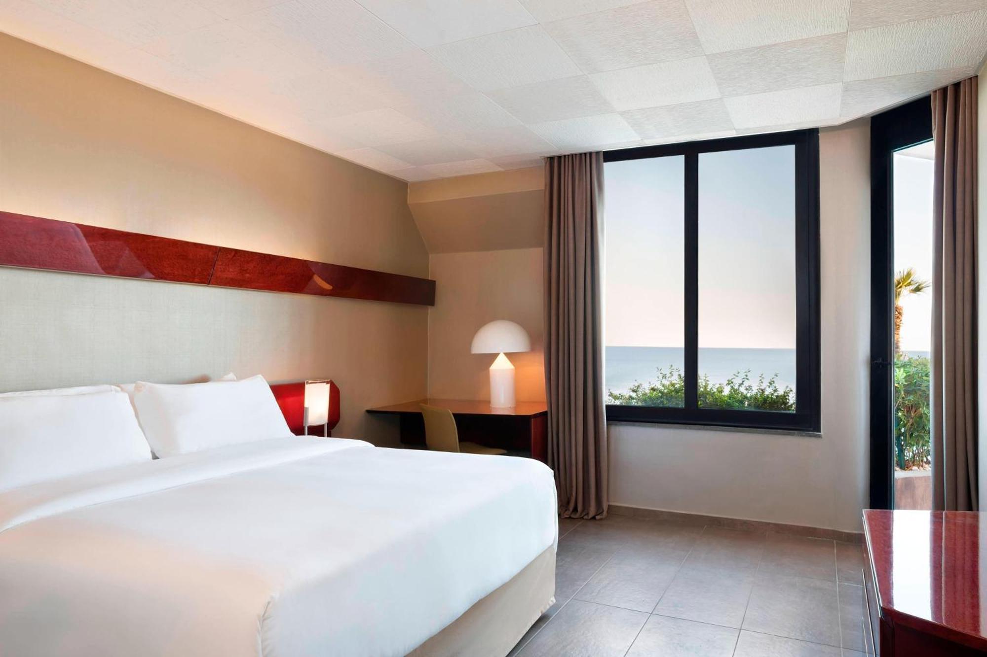 Four Points By Sheraton Catania 4*