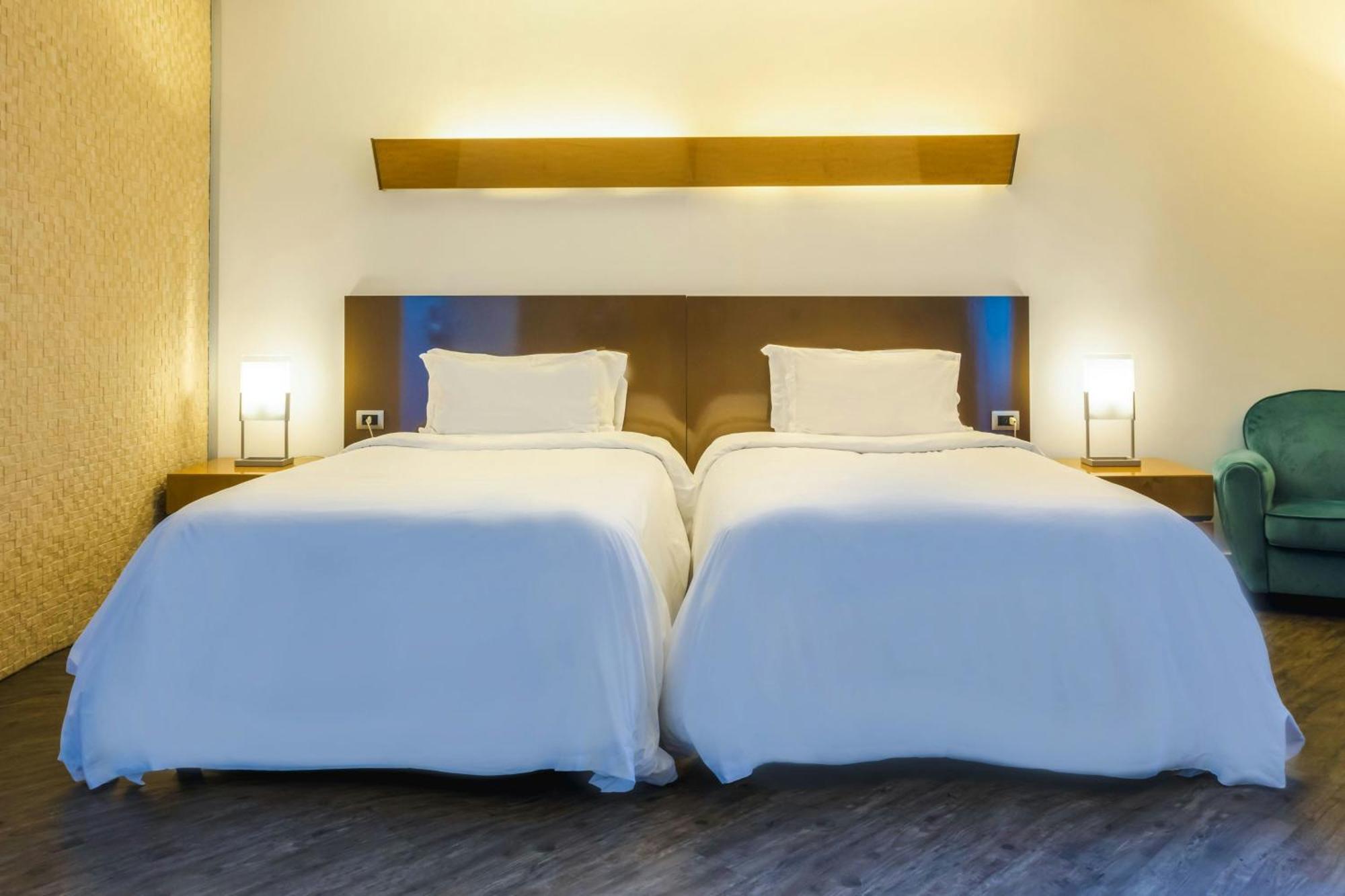Hotel Four Points By Sheraton Catania 4*