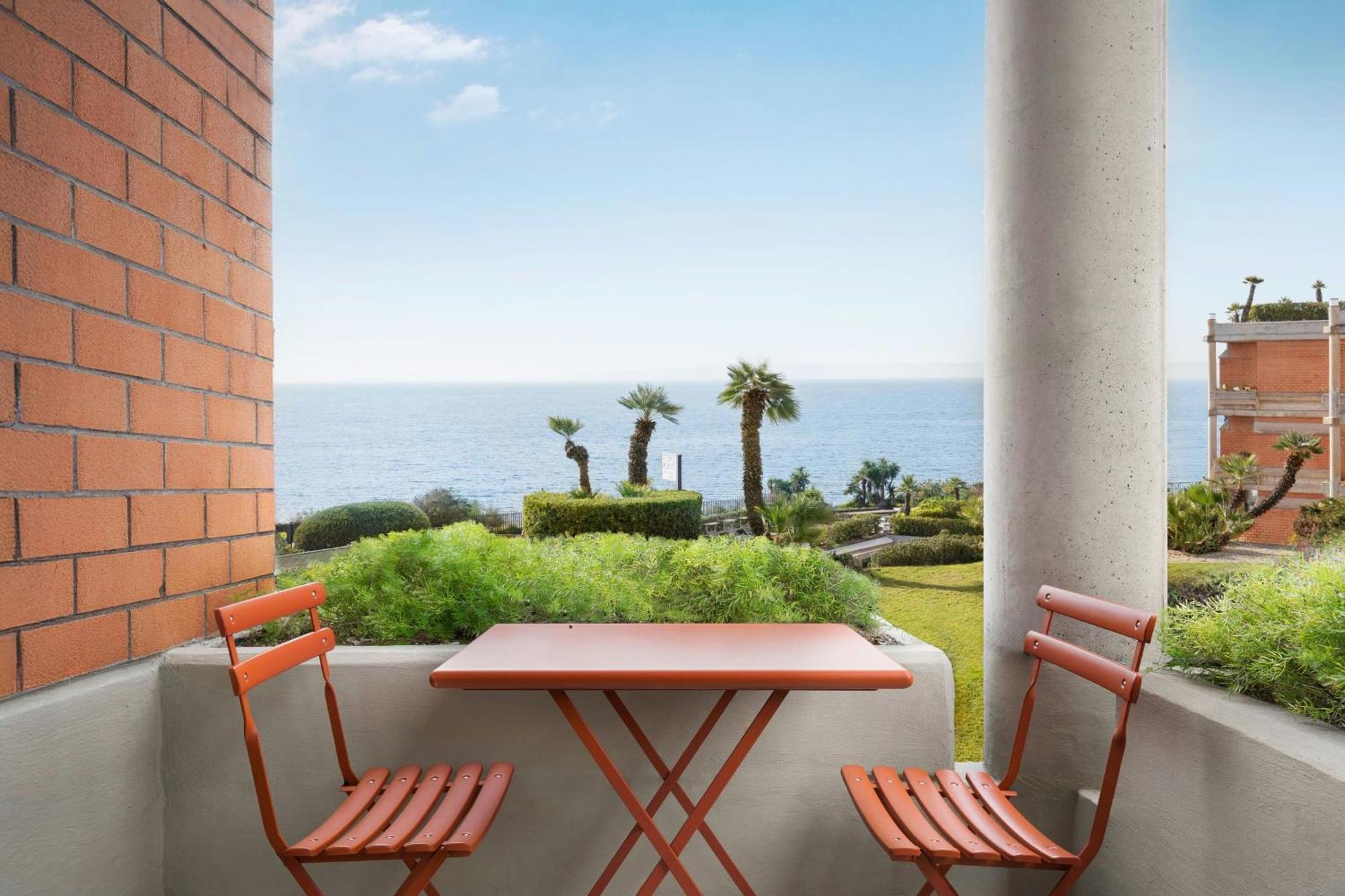 Hotel Four Points By Sheraton Catania 4*